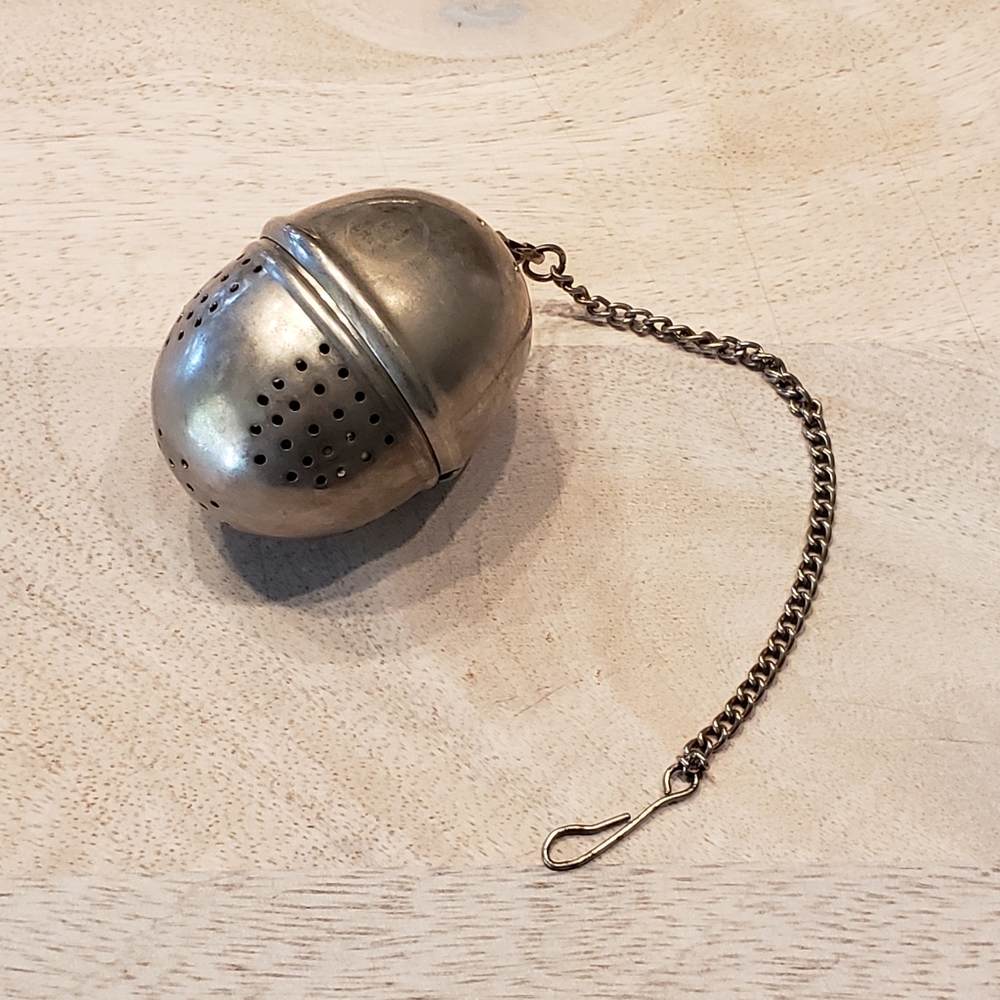 Vintage Tea Strainer Pod